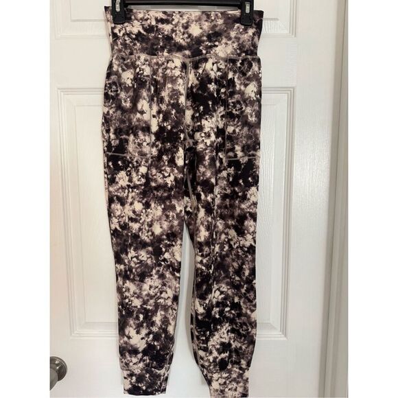 Athleta XS petite pants - Picture 2 of 5